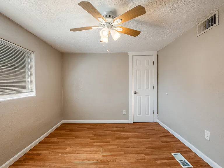 414 Harvard Dr SE #A — Photo 3
