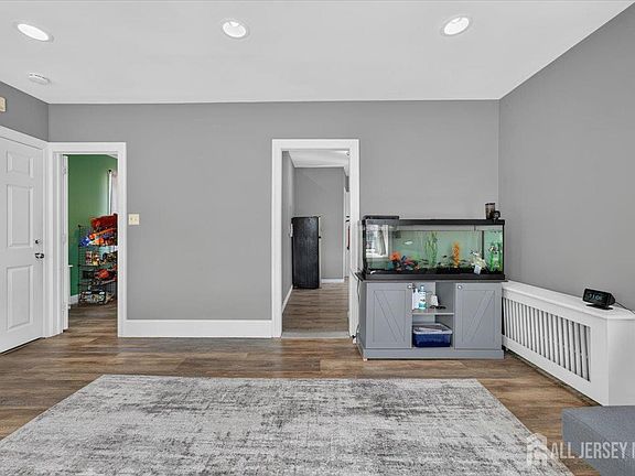 2nd image of 603 Lincoln Blvd
