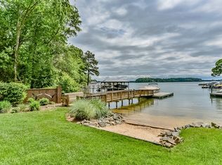 7757 Live Oaks Dr, Denver, NC 28037