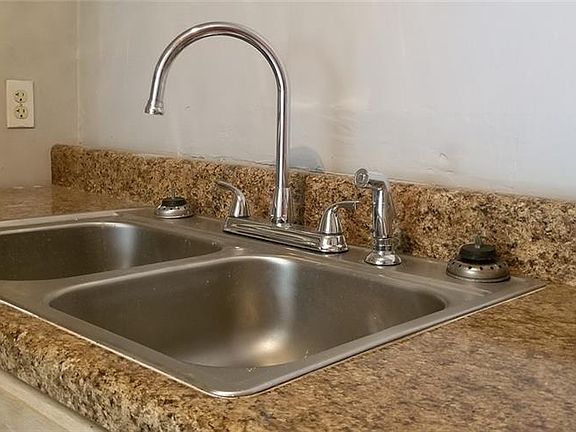 5th image of 205 Circle Ct #A