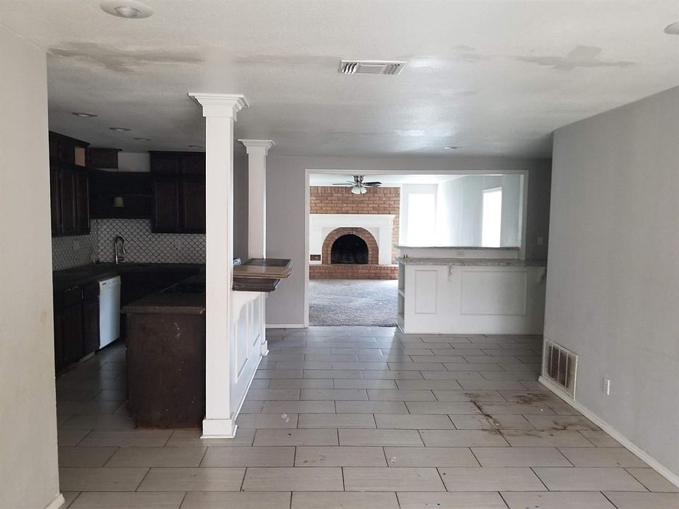 2nd image of 5423 35th St