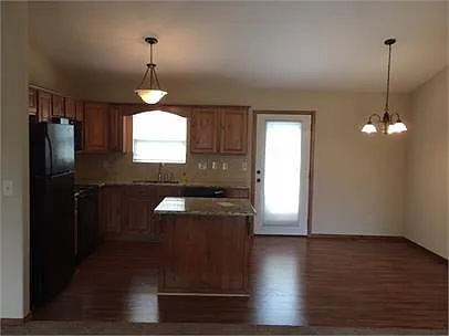 413 Aaron Dr. - 1 — Photo 3
