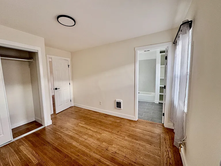 2534 74th Ave — Photo 9