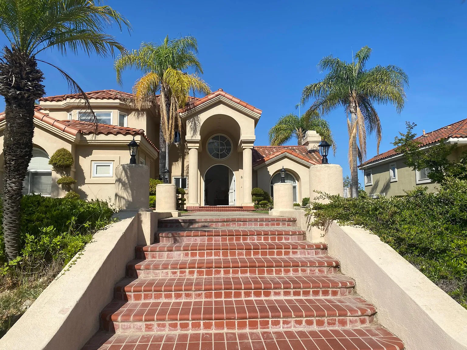 4 bed, 4067 sqft, $6,000 — Photo 2