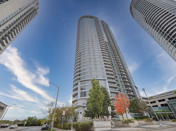 135 Village Green Sq #3418, Toronto, ON M1S 0G4