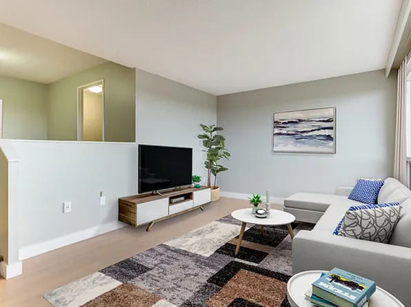 2870 Cedarwood Dr, Ottawa, ON K1V 8Y5