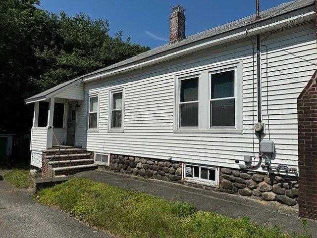 2nd image of 42 Ruskin Ave
