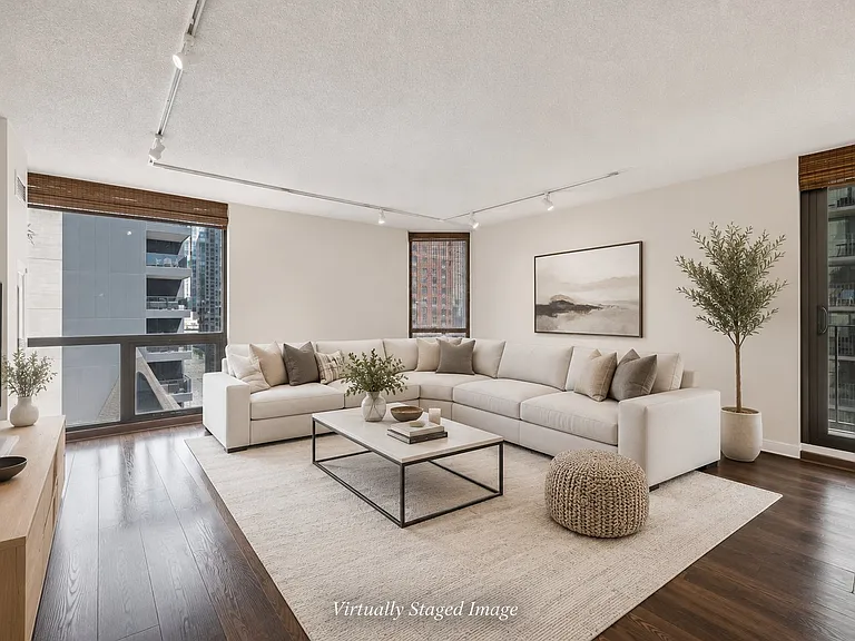 70 W Huron St #708 — Photo 2