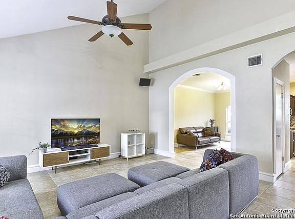 4th image of 15754 Knollcliff