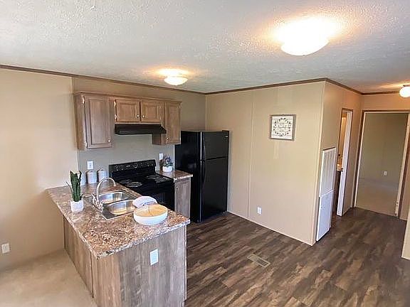 4th image of 82 Mineral Park Ln