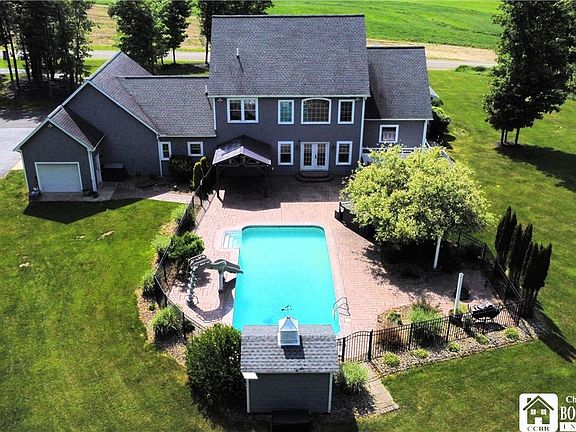 5th image of 404 Cabbage Hill Rd
