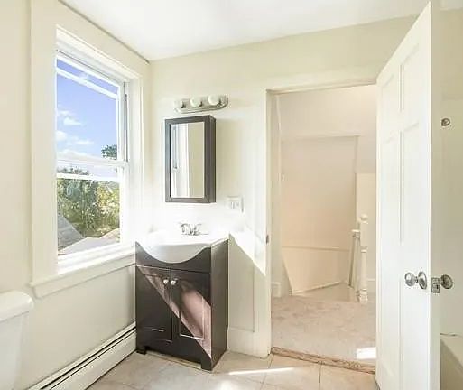 5th image of 40 Elliott St #2