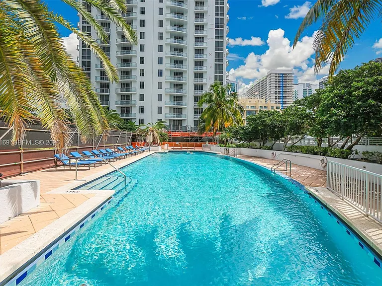 1050 Brickell Ave #2320 — Photo 52