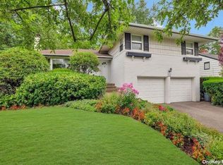 16 Merit Ln, Jericho, NY 11753