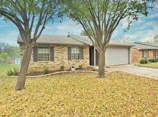 606 S Willow St, Mansfield, TX 76063