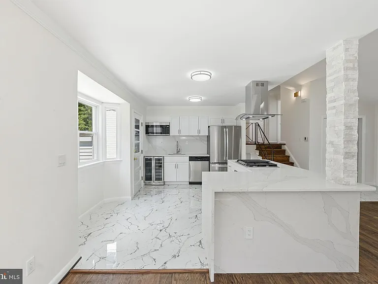 9831 Singleton Dr — Photo 12