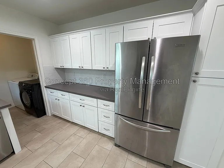 1214 E Cartagena St — Photo 10