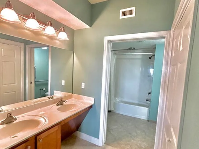 2400 Grandiflora Blvd #606 — Photo 14