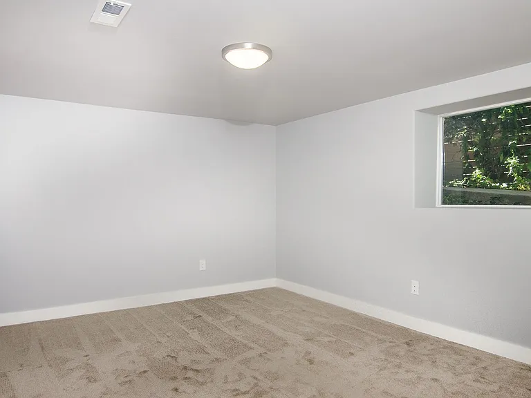 1115 Lake Washington Blvd S — Photo 17