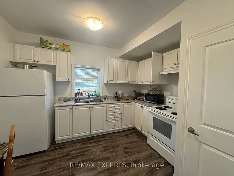 630 Dominion Ave #A — Photo 2