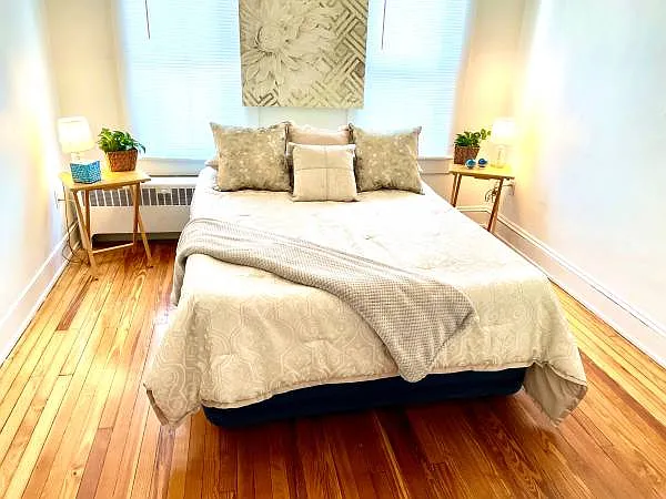 Queen Bed to Show Scale