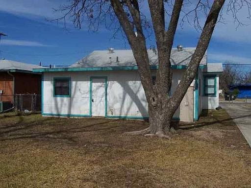 2nd image of 914 W HARRIMAN PL