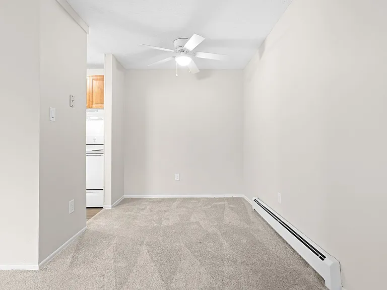 The Hillcrest Apartments — Photo 45