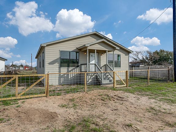 3rd image of 4219 Hidalgo St.