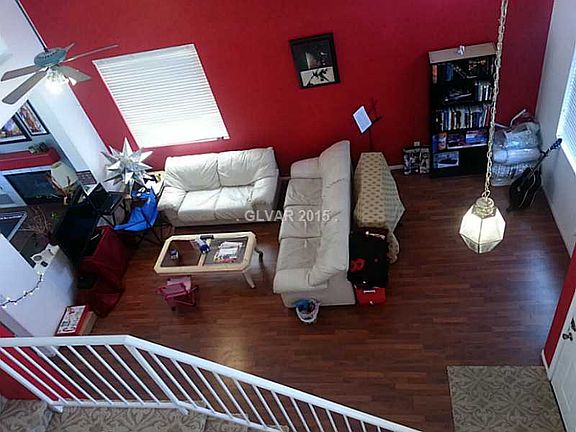 2nd image of 905 Washington Oaks St