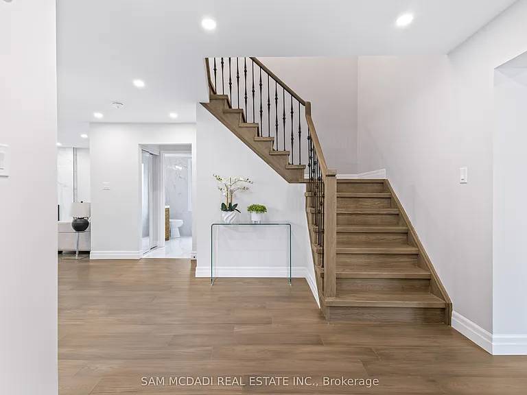 2535 Robin Dr — Photo 4