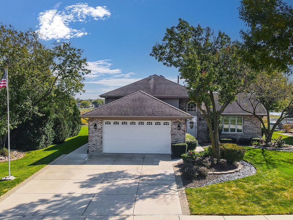 1st image of 7607 W Lakeside Dr