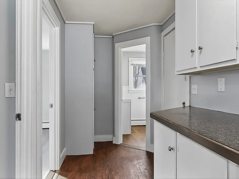 40 Court St — Photo 8