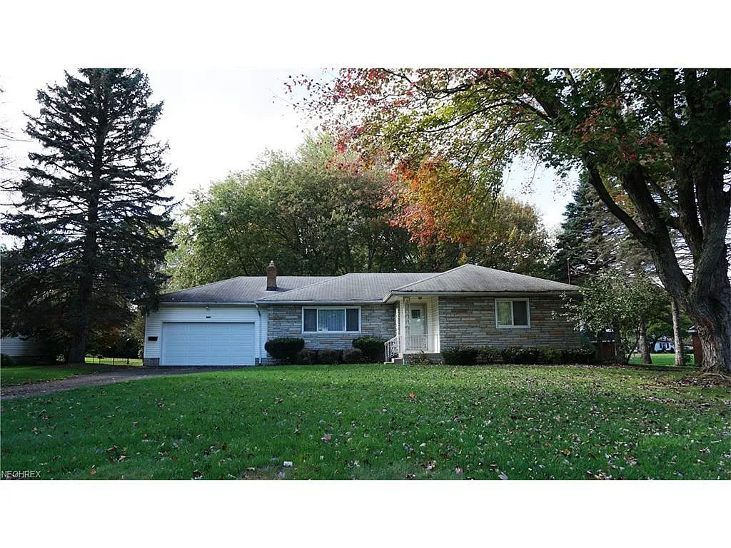 8182 Bendemeer Dr photo 1