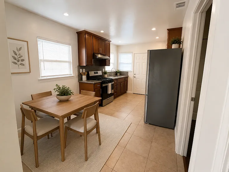 285-289 W Sunset Blvd — Photo 7