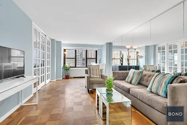 Sold by Bond New York | media 1
