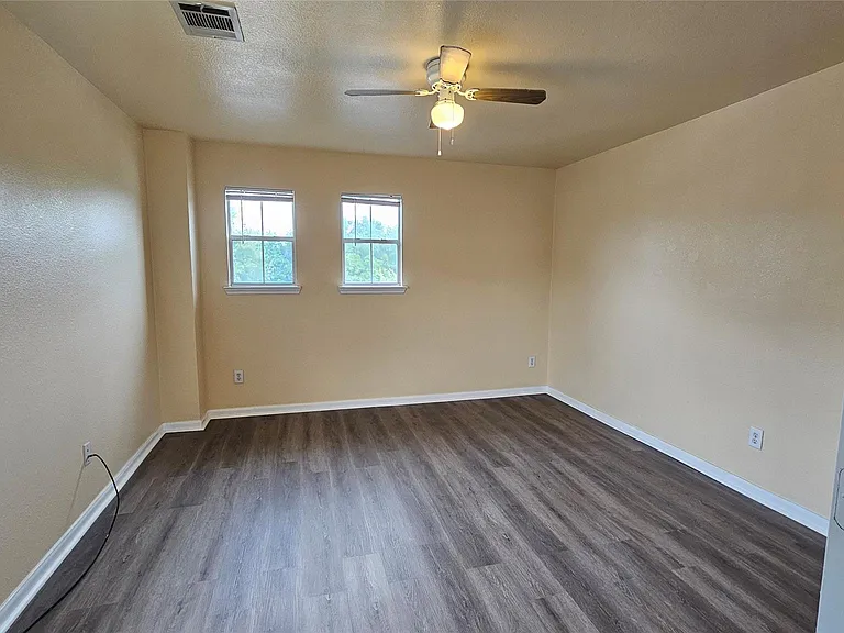 22135 Greengate Dr — Photo 11