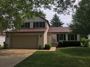 528 Crown Point Ct, Buffalo Grove, IL 60089