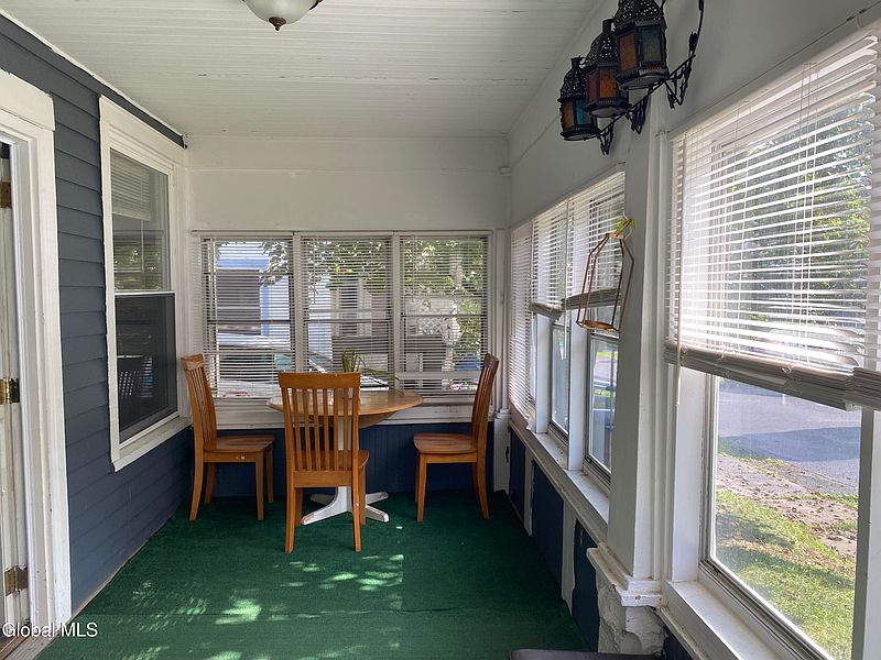 3rd image of 58 Maple Place