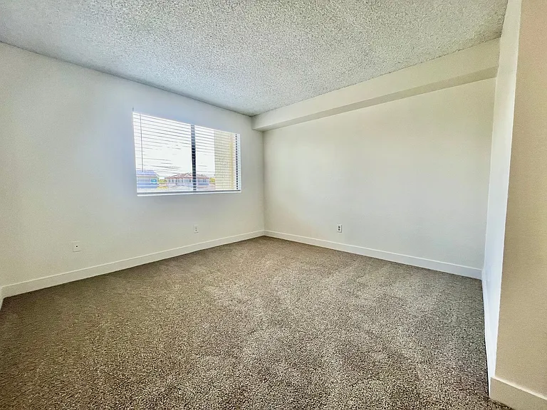 1505 Alvarado St — Photo 6