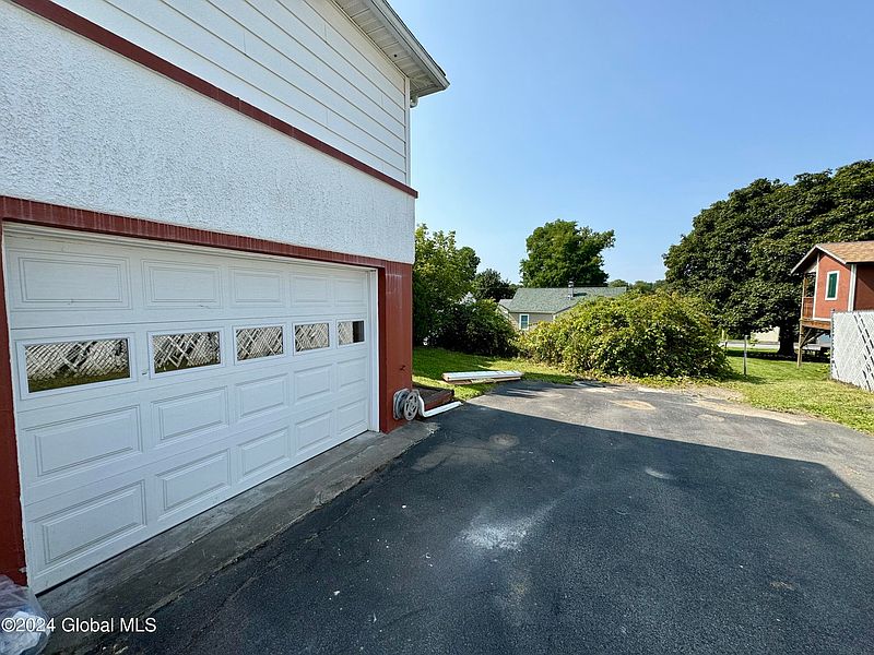 5th image of 36 Oakland Avenue