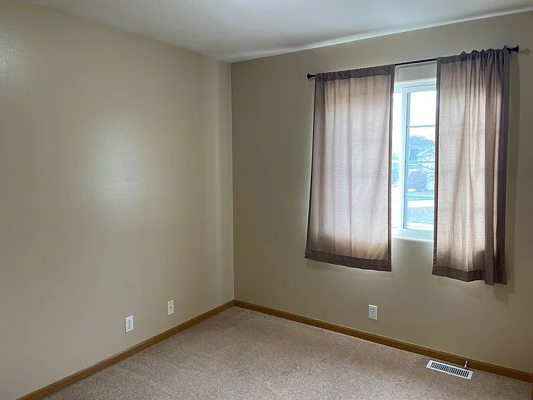 1704 Yorktown St — Photo 12