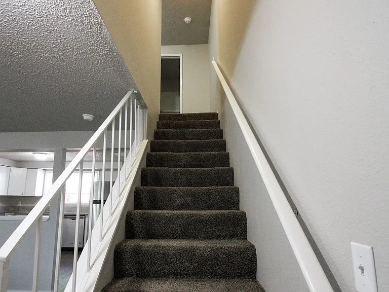 1543-1611 Salishan St SE — Photo 13