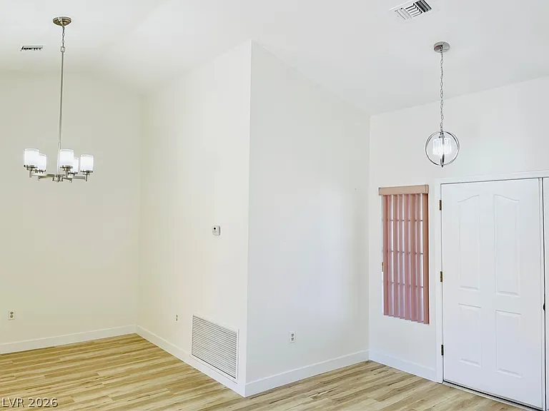 8905 Pennystone Ave — Photo 7
