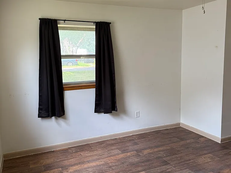 310 W Thurman Ave — Photo 7