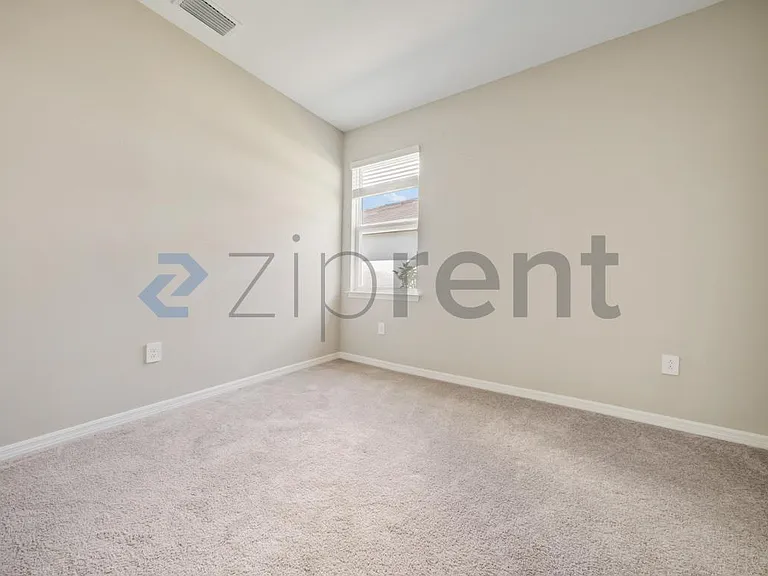 1126 S Town And River Dr — Photo 10