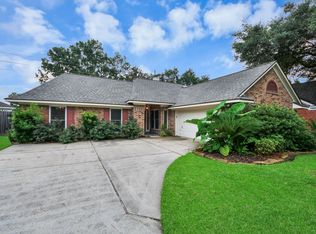 15818 Sweetwater Creek Dr, Houston, TX 77095