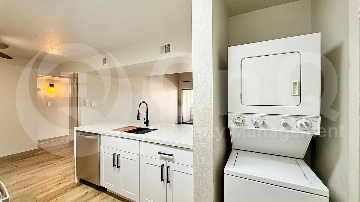 1 bed, 1.0 bath, 771 sqft, $1,249 — Photo 3