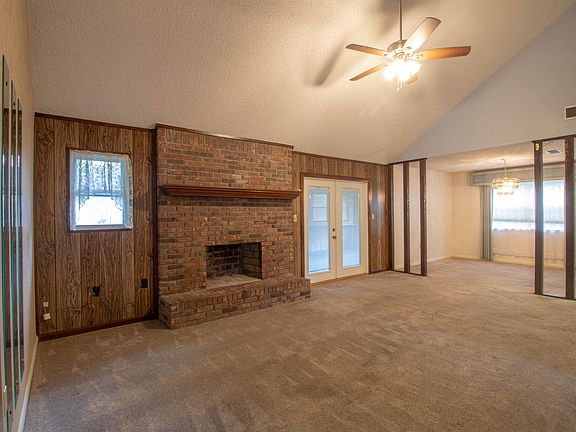 2nd image of 625 Ironwood Dr