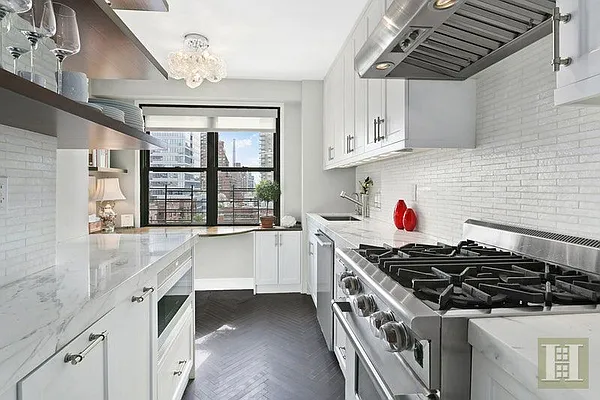 Sold by Halstead Real Estate | media 5