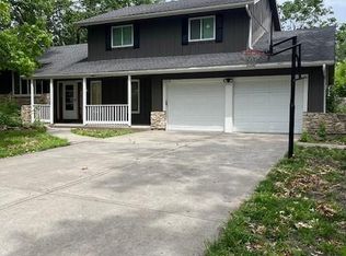 1110 S Avalon Ln, Olathe, KS 66062